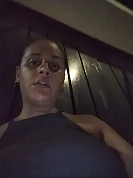 Snapshot of Andreita_95 chatting on May 21, 12:19 am Andreita 95 online show from May 21, 12:19 am