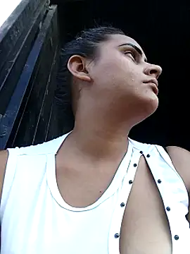 Andreita 95 online show from November 1, 9:30 pm