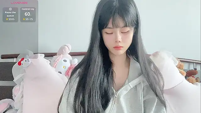 Qedgjwyz1 online show from April 8, 11:28 pm