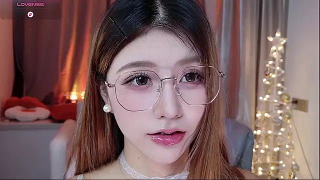 Momoever123456 online show from October 9, 1:44 pm