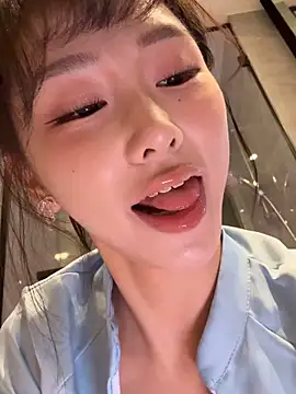 Momoever123456 online show from April 26, 2:25 pm