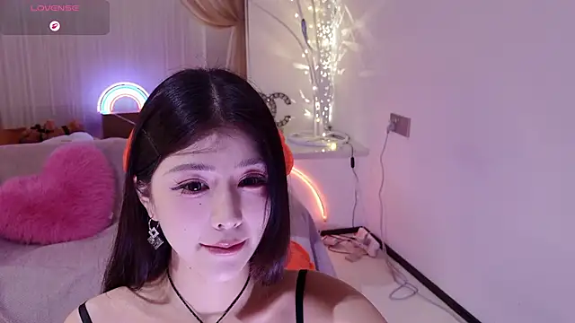 Momoever123456 online show from March 27, 1:56 pm