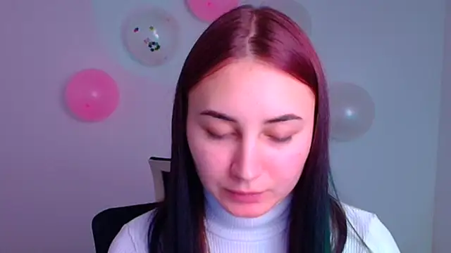 Snapshot of Jennifer_Blum chatting on February 14, 9:43 pm Jennifer Blum online show from February 14, 9:43 pm