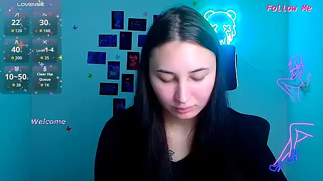 Jennifer Blum online show from November 26, 12:05 pm