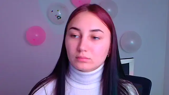 Snapshot of Jennifer_Blum chatting on February 15, 12:48 am Jennifer Blum online show from February 15, 12:48 am
