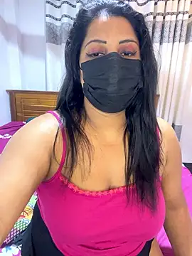 NOORA-GIRL online show from January 10, 11:11 pm