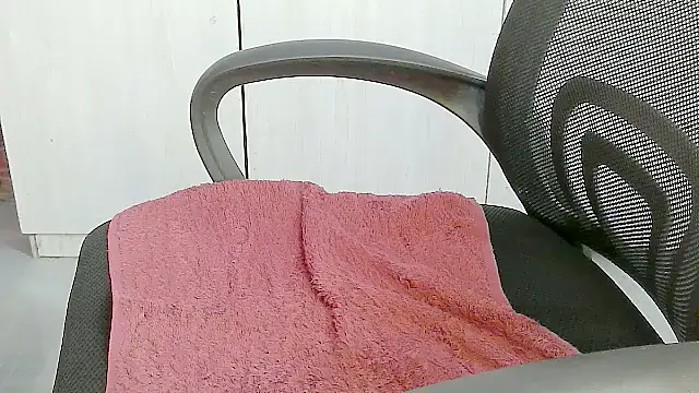 Destiny Desire online show from April 3, 7:59 am