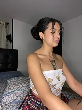 Sophiaa-Smith online show from January 16, 12:01 am