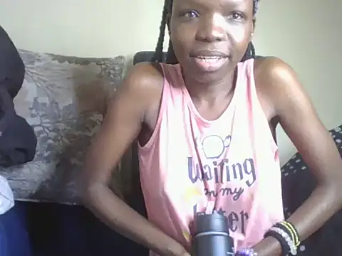 Snapshot of Baddie_Floxxy chatting on June 17, 2:44 am Baddie Floxxy online show from June 17, 2:44 am