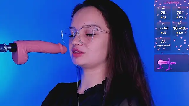 bitchpeace  online show from November 8, 4:10 pm