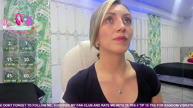 Snapshot of anny_sweet72 chatting on September 12, 12:27 pm anny sweet72 online show from September 12, 12:27 pm