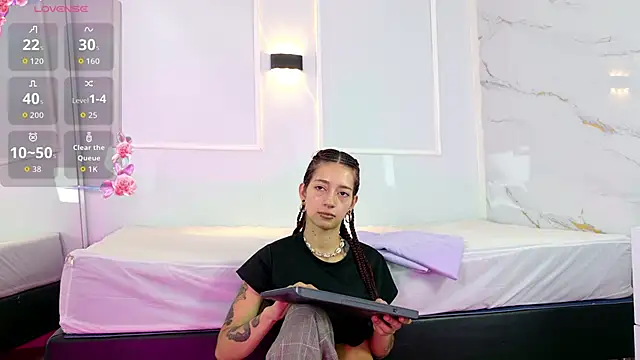 zorravioletta1 online show from May 27, 1:07 pm
