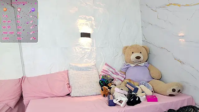 zorravioletta1 online show from December 16, 11:36 am