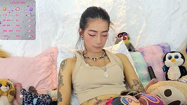 zorravioletta1 online show from October 13, 1:23 pm