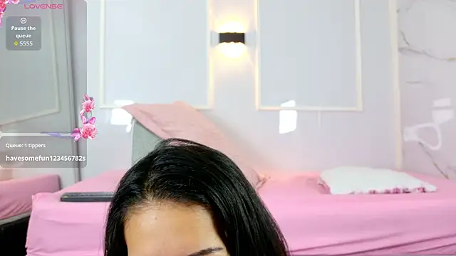 zorravioletta1 online show from April 15, 11:59 am