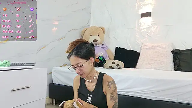 zorravioletta1 online show from January 8, 11:49 am