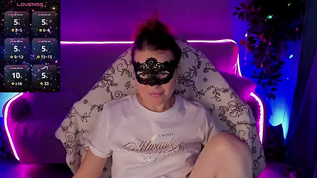 Snapshot of Sexy-Housewife chatting on January 3, 4:06 pm Sexy-Housewife online show from January 3, 4:06 pm