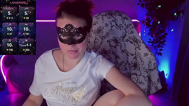 Snapshot of Sexy-Housewife chatting on January 19, 3:10 pm Sexy-Housewife online show from January 19, 3:10 pm