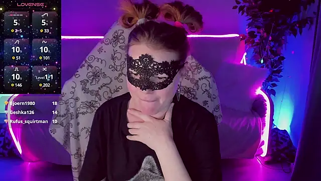 Snapshot of Sexy-Housewife chatting on January 26, 11:29 pm Sexy-Housewife online show from January 26, 11:29 pm