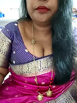 Snapshot of Swapna_143 chatting on November 13, 4:44 pm Swapna 143 online show from November 13, 4:44 pm