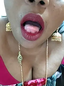 Snapshot of Swapna_143 chatting on February 8, 5:18 pm Swapna 143 online show from February 8, 5:18 pm