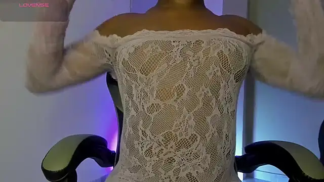 SofiaBrouw online show from November 15, 11:25 am