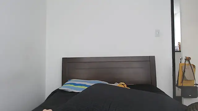 Snapshot of rebecca_collin chatting on January 7, 7:41 pm rebecca collin online show from January 7, 7:41 pm