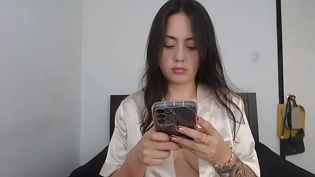 Snapshot of rebecca_collin chatting on February 28, 8:30 pm rebecca collin online show from February 28, 8:30 pm