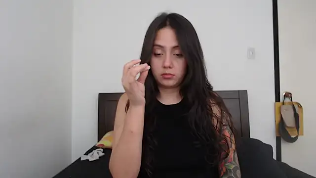 Snapshot of rebecca_collin chatting on December 17, 8:47 pm rebecca collin online show from December 17, 8:47 pm