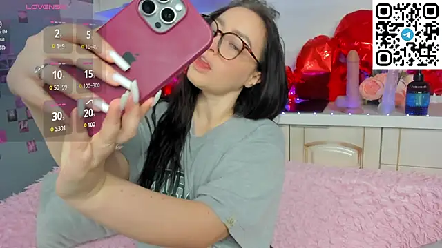 Snapshot of Kruela_Eva chatting on February 15, 11:36 pm Kruela Eva online show from February 15, 11:36 pm