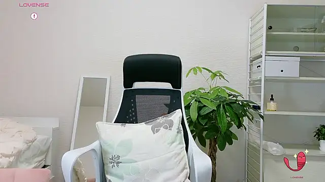 momochan88 online show from May 24, 12:05 pm