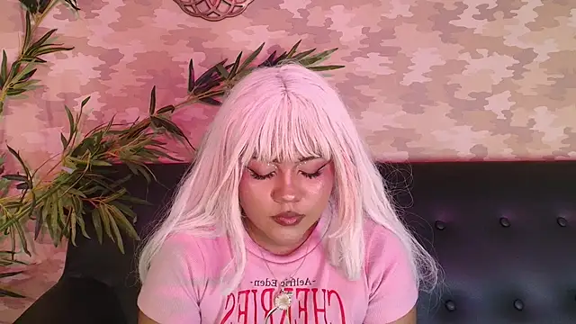 Snapshot of cherry_chel chatting on February 21, 9:11 pm cherry chel online show from February 21, 9:11 pm