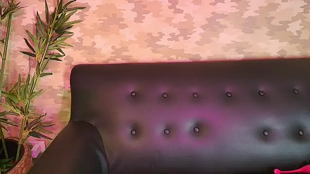 Snapshot of cherry_chel chatting on February 24, 11:09 pm cherry chel online show from February 24, 11:09 pm