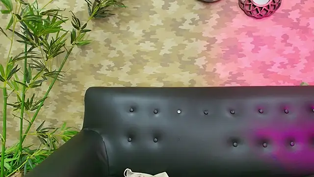 Snapshot of cherry_chel chatting on December 14, 4:56 pm cherry chel online show from December 14, 4:56 pm