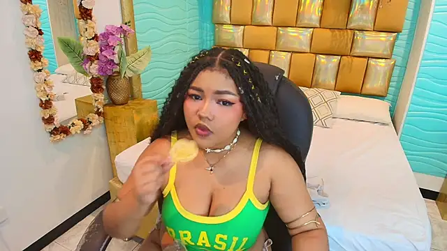 Snapshot of cherry_chel chatting on February 24, 8:21 pm cherry chel online show from February 24, 8:21 pm