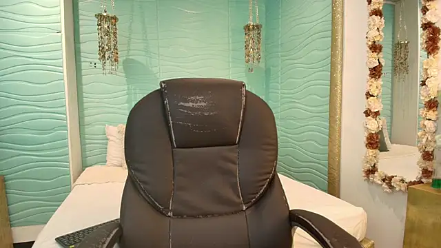 cherry chel online show from April 13, 8:35 pm