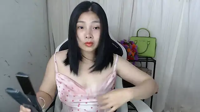 Snapshot of MiMi_0293 chatting on October 20, 2:39 pm MiMi 0293 online show from October 20, 2:39 pm