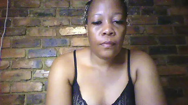 DIRTYTALKINQUEEN online show from January 19, 6:39 am