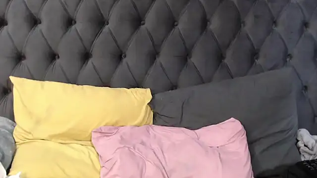 DIRTYTALKINQUEEN online show from November 5, 7:44 am