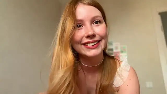 Snapshot of HoneyAudrey chatting on May 7, 2:38 am HoneyAudrey online show from May 7, 2:38 am