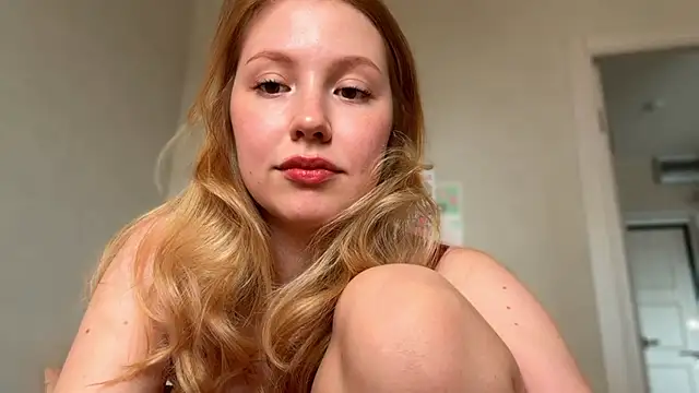 Snapshot of HoneyAudrey chatting on May 5, 2:47 am HoneyAudrey online show from May 5, 2:47 am