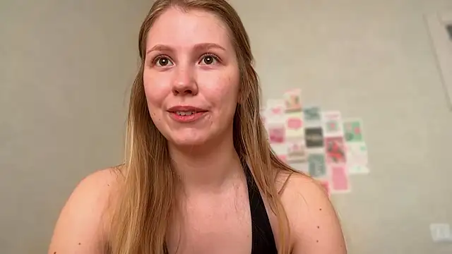 Snapshot of HoneyAudrey chatting on June 4, 2:16 am HoneyAudrey online show from June 4, 2:16 am