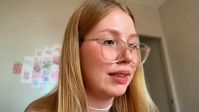 HoneyAudrey online show from June 26, 2:28 am