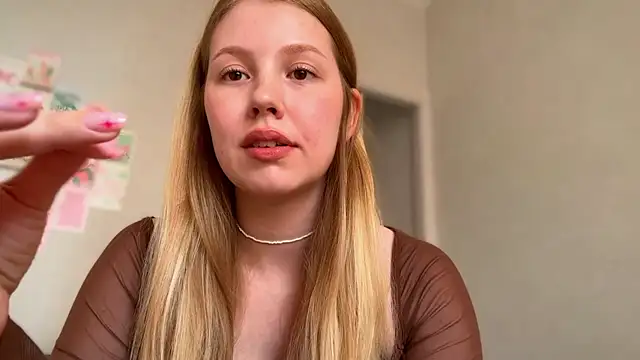 HoneyAudrey online show from June 15, 2:45 am