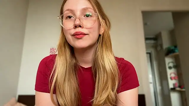 HoneyAudrey online show from June 12, 2:20 am
