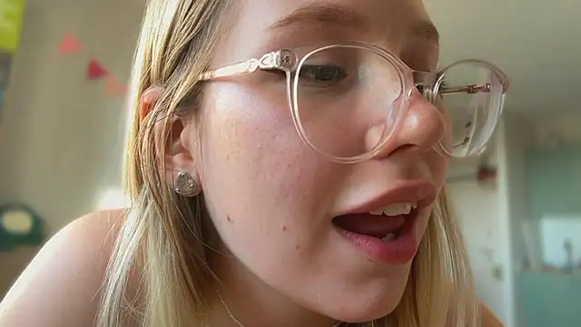 HoneyAudrey online show from October 14, 3:18 am