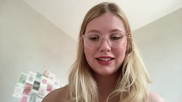 HoneyAudrey online show from September 18, 2:47 am