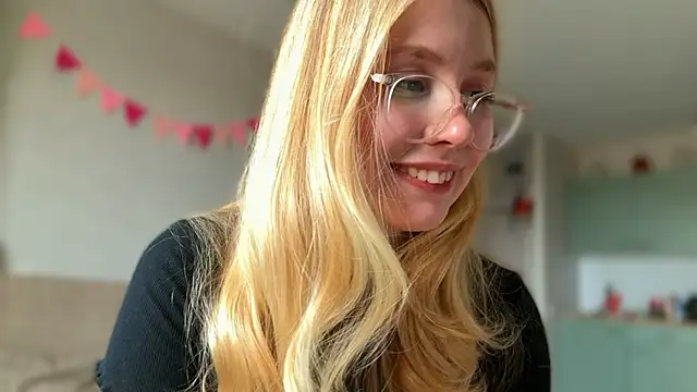 HoneyAudrey online show from October 21, 3:28 am