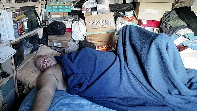 Snapshot of hadeszeuss2 chatting on November 27, 3:01 pm hadeszeuss2 online show from November 27, 3:01 pm