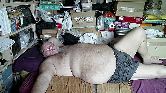 Snapshot of hadeszeuss2 chatting on November 1, 3:28 pm hadeszeuss2 online show from November 1, 3:28 pm